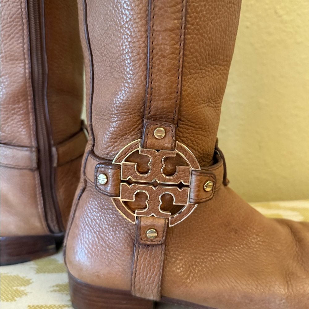Tory Burch Brown Heeled Boots with Medallion - Picture 3 of 11